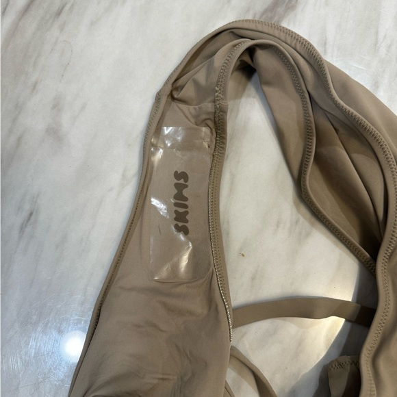 Skims swim cut out open bust one piece size 4x - Picture 7 of 7